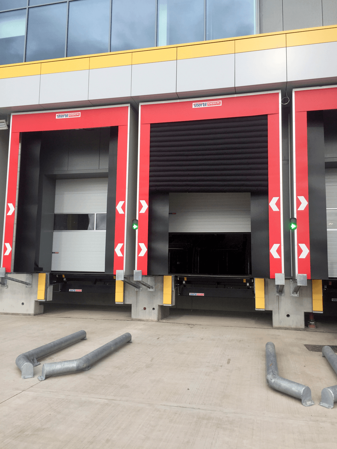 Dock shelters