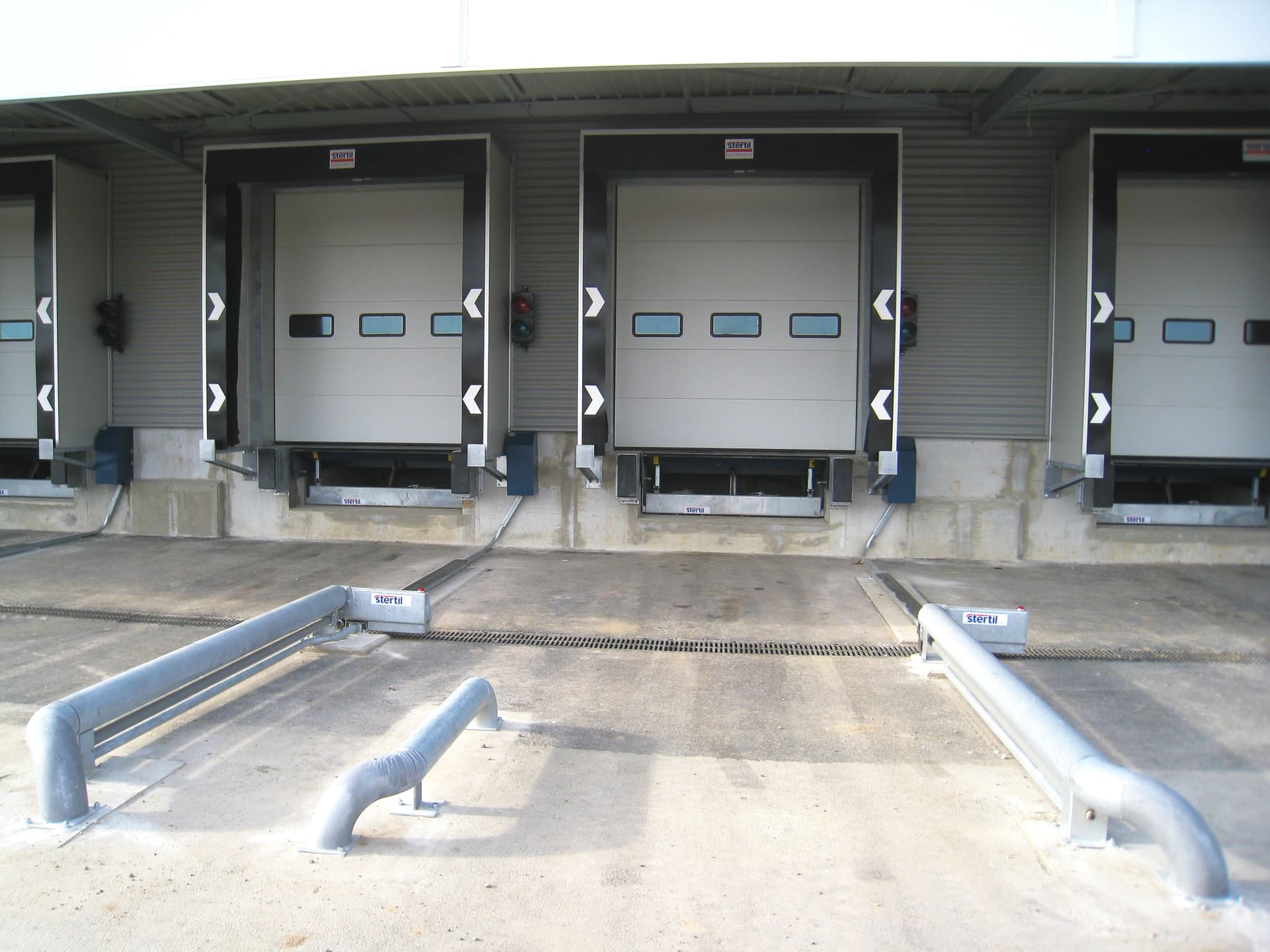Vehicle restraints systems